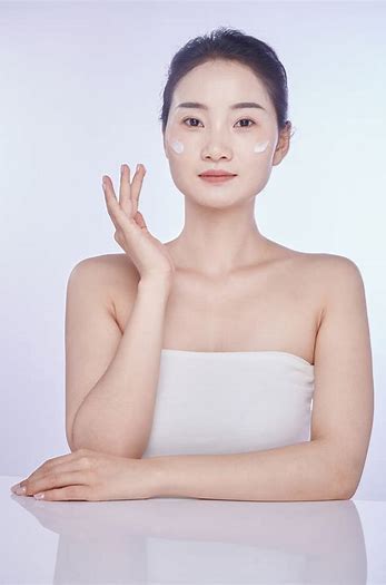 他一边曰一边吃我奶头