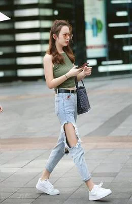 少女吃春晚药第2集免费观看 少女吃春晚药第2集免费观看